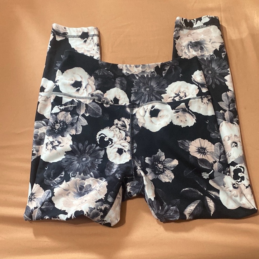 Balance Collection Floral Leggings Size L